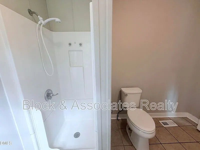 3 bed, 2.0 bath, 1003 sqft, $1,700 — Photo 4
