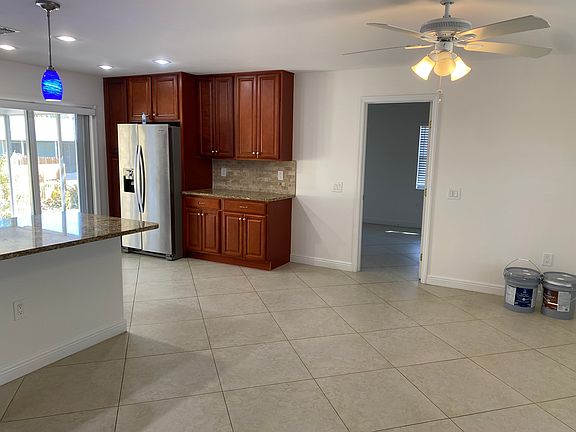 3rd image of 8805 Pohoy Ave