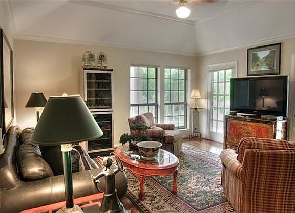 2nd image of 1210 Krist Dr