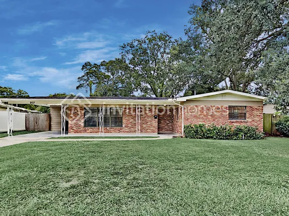 907 Skyview Dr, Brandon, FL 33510