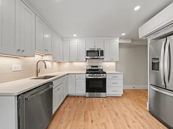 611 E 7th St #1, Boston, MA 02127