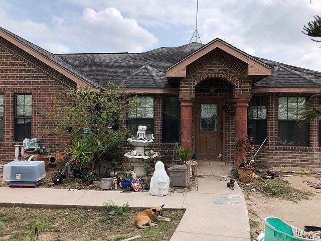 1st image of 2900 Hill Crest Dr