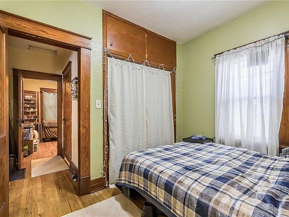 3rd image of 3313 Sacramento St