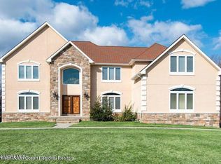 1 Waltham Rd, Tinton Falls, NJ 07724