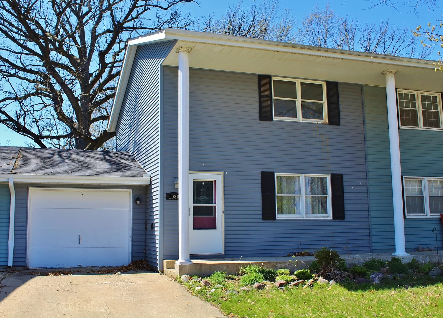 1030 Quail Dr photo 1