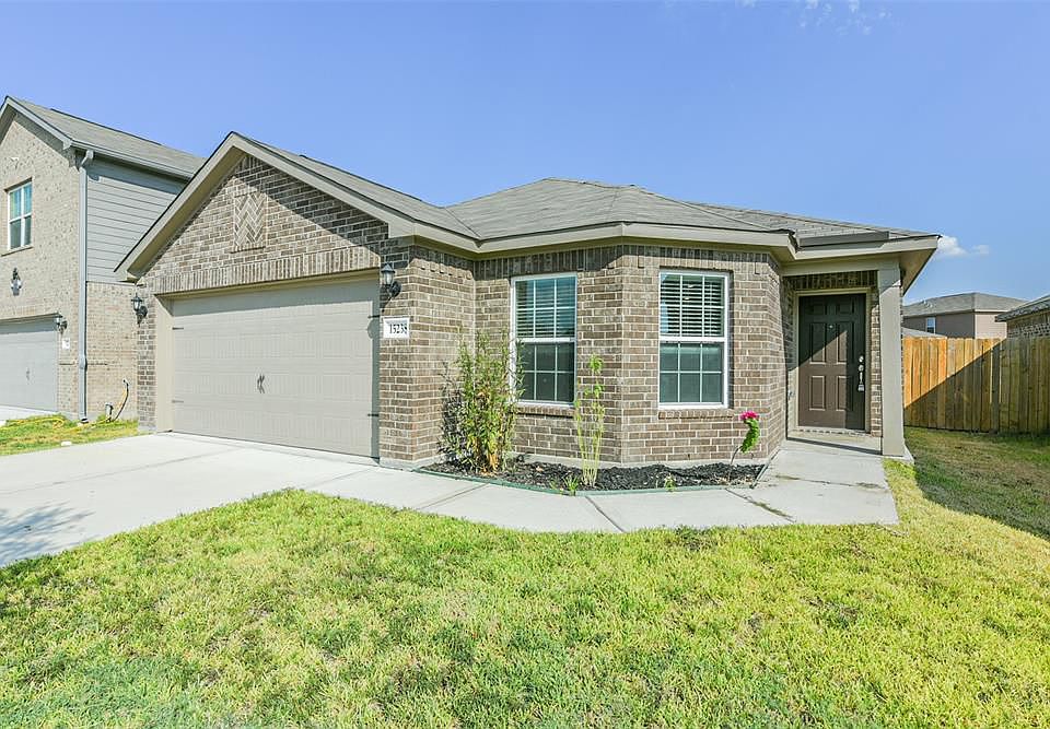1st image of 15238 Snowdrop Field Dr