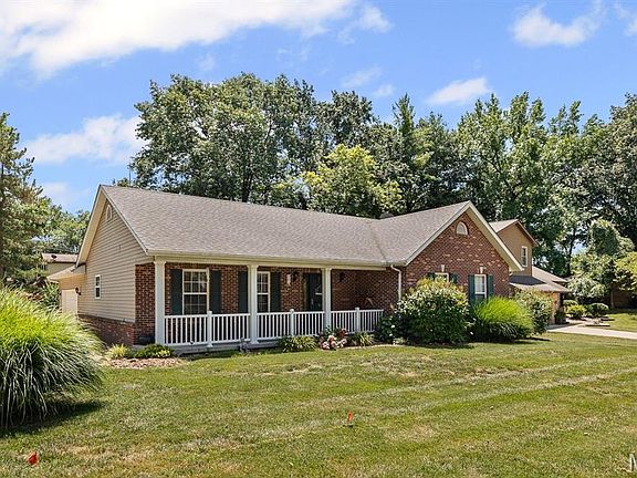 2nd image of 6 Shingle Oaks Dr