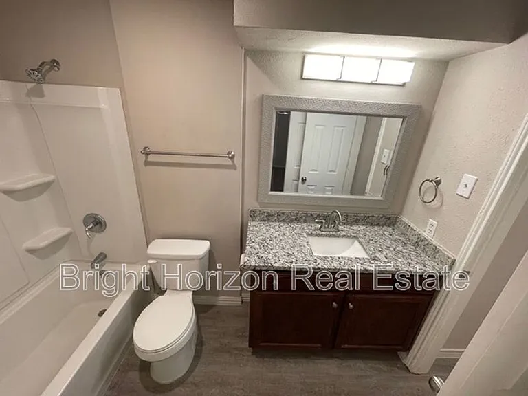 1017 Mullins St — Photo 19