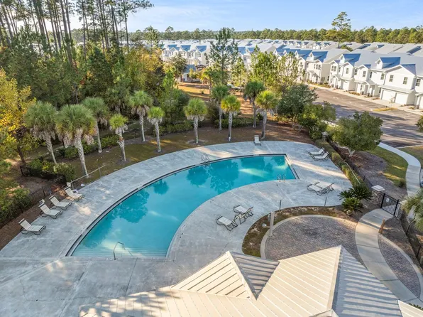 246 N Sand Palm Rd, Freeport, FL 32439