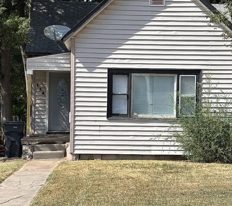 514 W 4th St