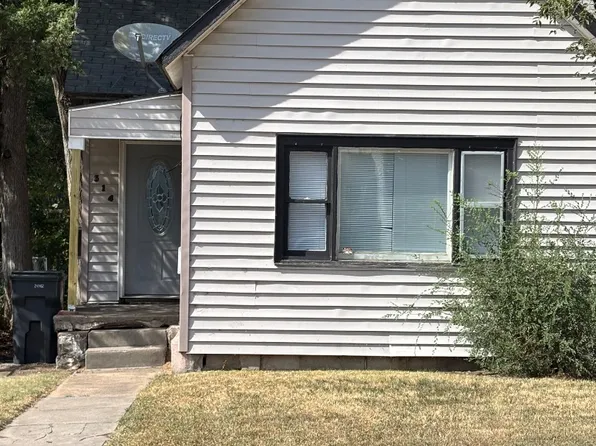 514 W 4th St, Newton, KS 67114