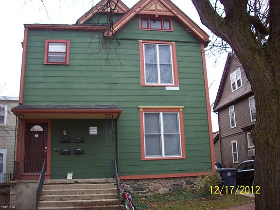 805 Huron