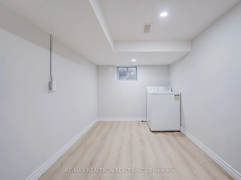 95 Roseview Ave — Photo 24