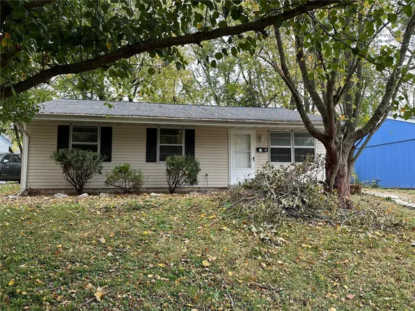 1405 Radiance Dr, Belleville, IL 62220