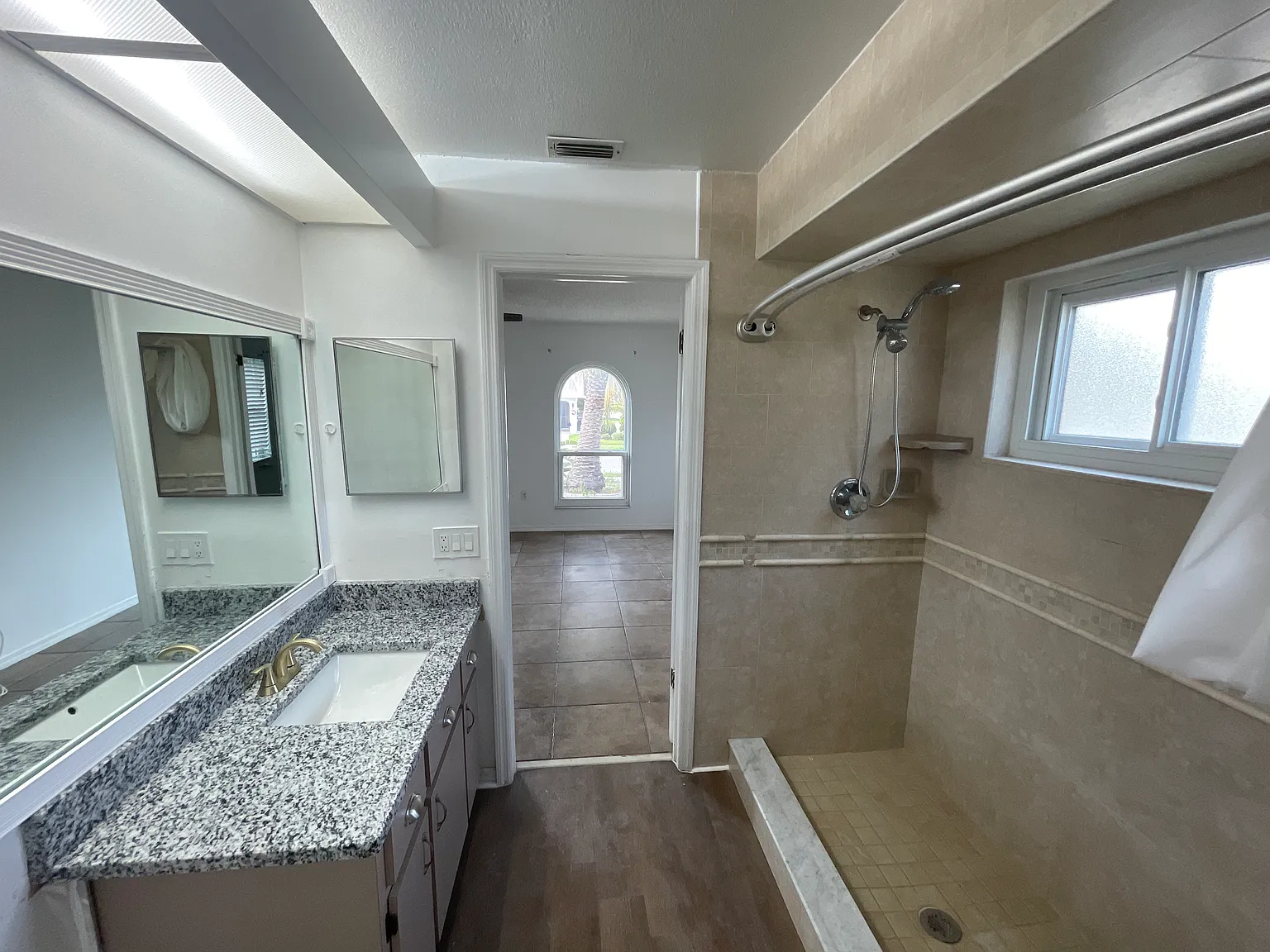 4 bed, 1744 sqft, $2,300 — Photo 3