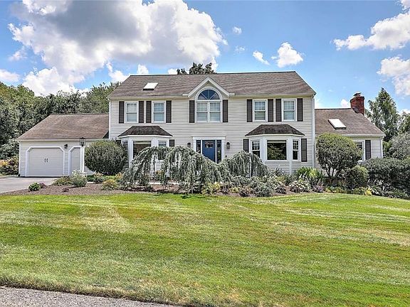 2nd image of 96 Windsong Rd