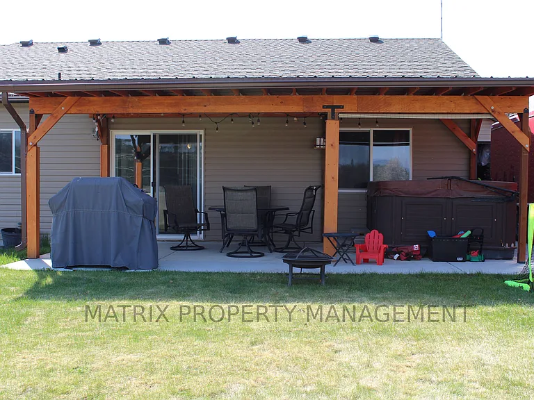 1258 N Ewell Ct — Photo 3