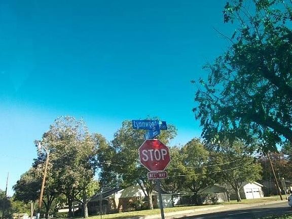 5th image of 3006 Lynnwood Dr