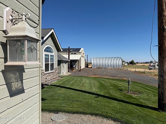 4th image of 1799 N Cottonwood Rd