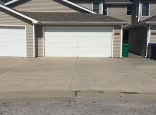 524 Lakeside Dr #31, Lincoln, NE 68528