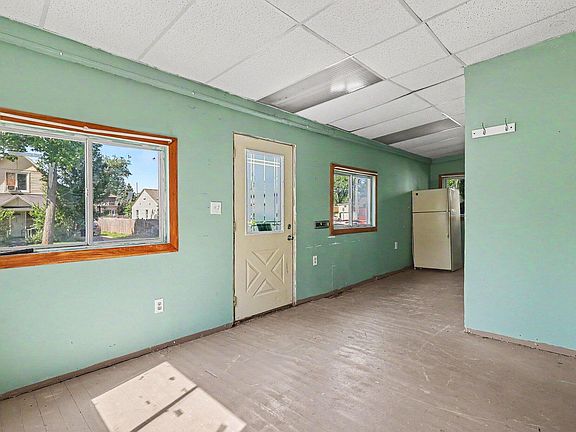 3rd image of 144 E 16th St