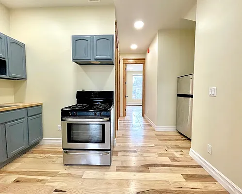 Rented by Parlor Real Estate Corp | media 5