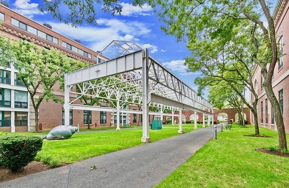 2nd image of 42 8th St APT 1507