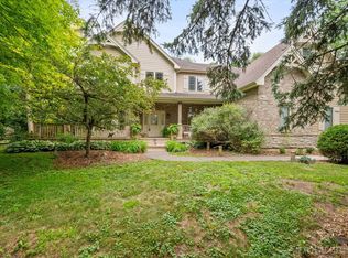 7N107 Hastings Dr, Saint Charles, IL 60175