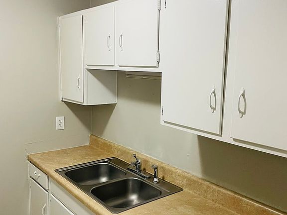 5th image of 1698 Stuckey Ave #25