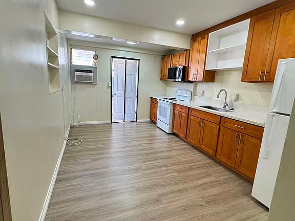 5th image of 704 19th Ave
