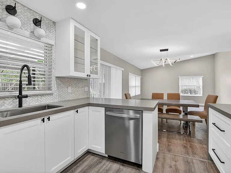 3068 NW 25th Way — Photo 4