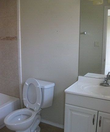 3rd image of 5105 Calle Divina
