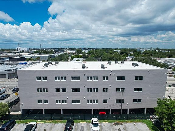 5th image of 2311 NW 22nd Ave #101