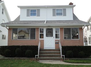 18218 Windward Rd, Cleveland, OH 44119