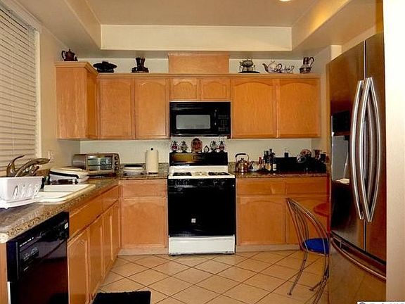 3rd image of 2716 Honolulu Ave APT 109
