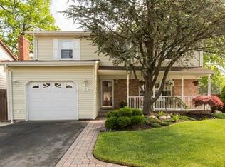 104 S Cliff Rd, Colonia, NJ 07067