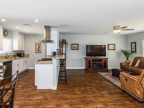 5th image of 23217 Falena Ave