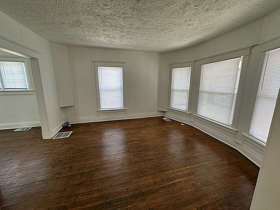 5th image of 809 Blinn Ct #1