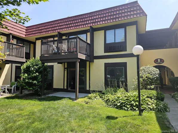 1 LOUDON Drive #9, Fishkill, NY 12524