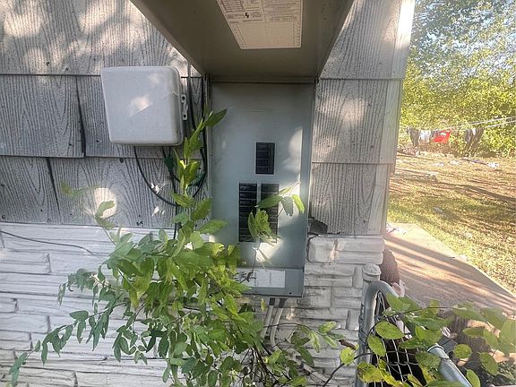 4th image of 1722 Proctor Dr