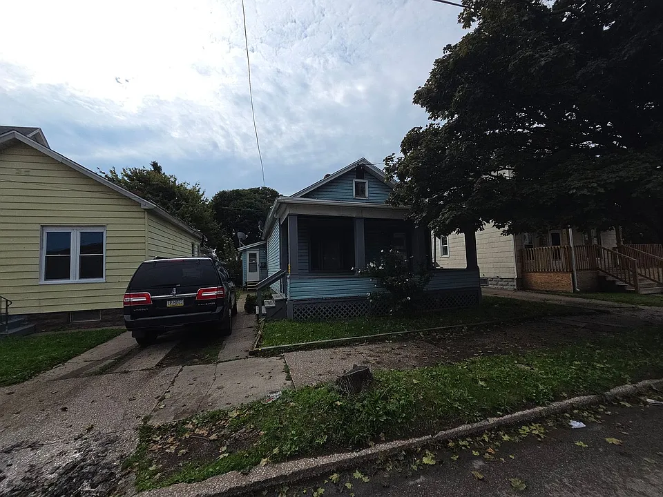 227 W 12th St