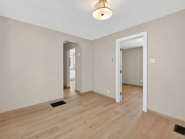 423 Wendell Ter — Photo 13