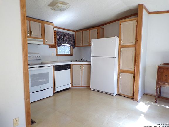 3rd image of 656 COUNTY ROAD 4614