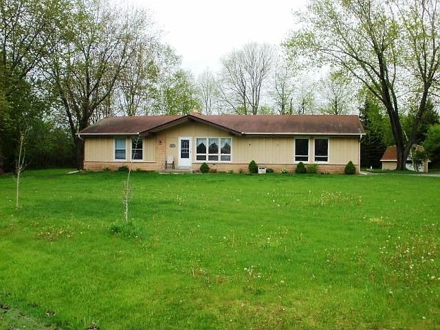 1st image of 996 Woodview Dr