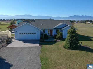 492 Lotzgesell Rd, Sequim, WA 98382