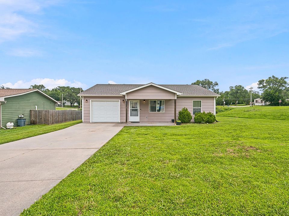 1st image of 607 Jerry Dr