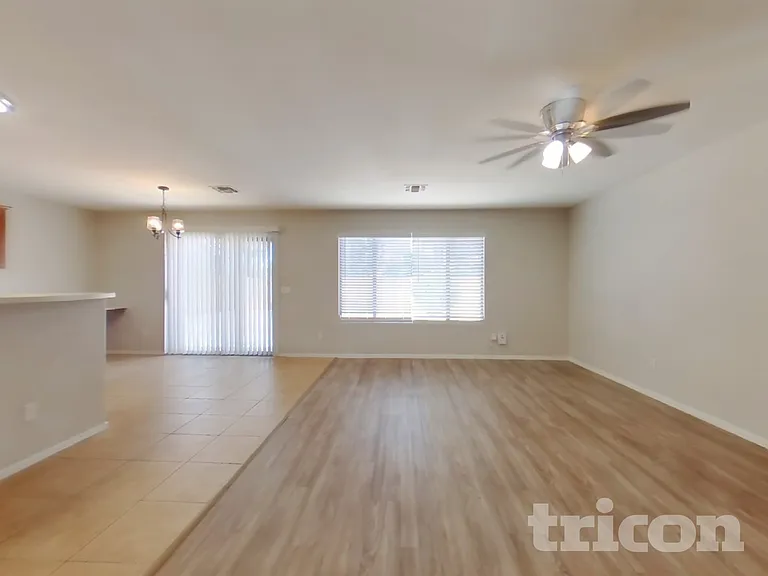 43714 W Cale Dr — Photo 3