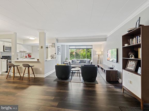 5th image of 4800 Chevy Chase Blvd #106