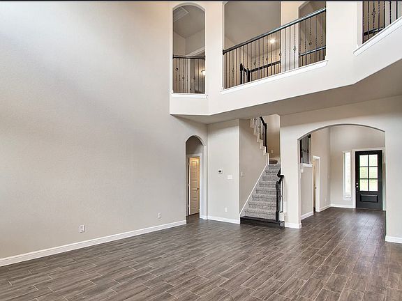 Spacious living room