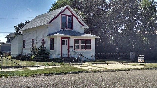 1st image of 631 4th Ave S